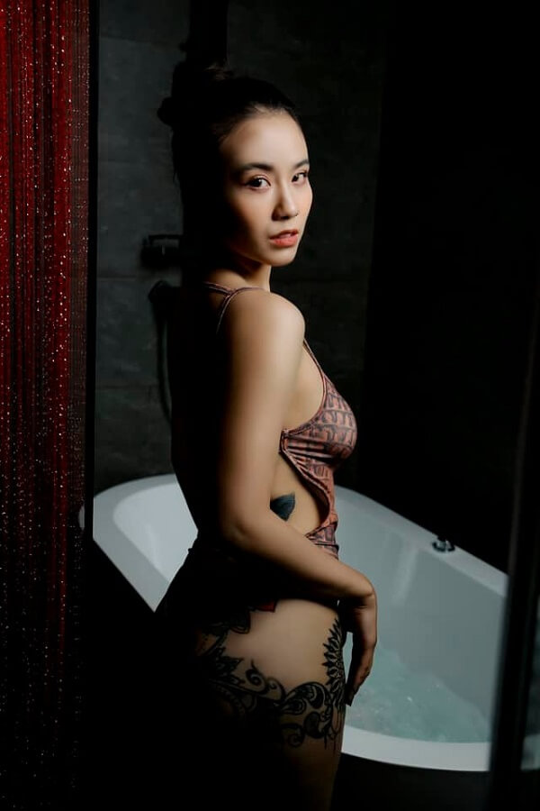 Tổng hợp 99+ ảnh khỏa thân của Linh Miu khoe hàng cực hot