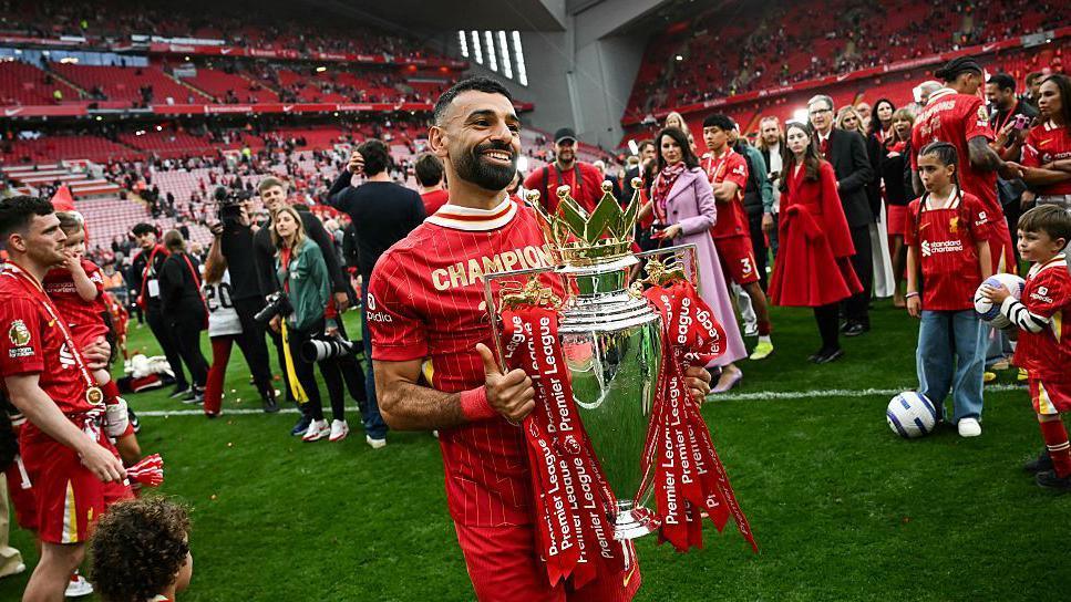 Liverpool vô địch Ngoại hạng Anh: Mohamed Salah là người quyết định về lễ ăn mừng tại Anfield - BBC Sport