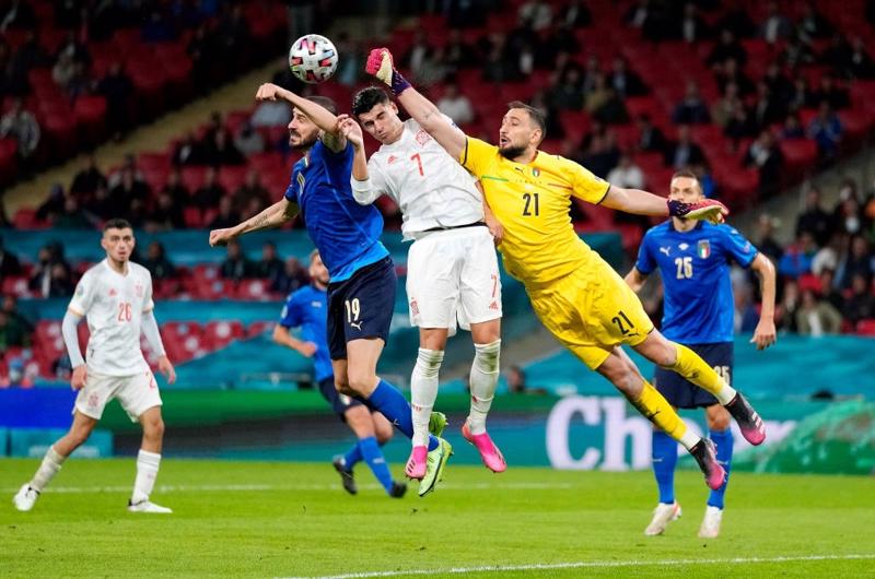 Catenaccio là gì? Catenaccio được tạo ra như thế nào?