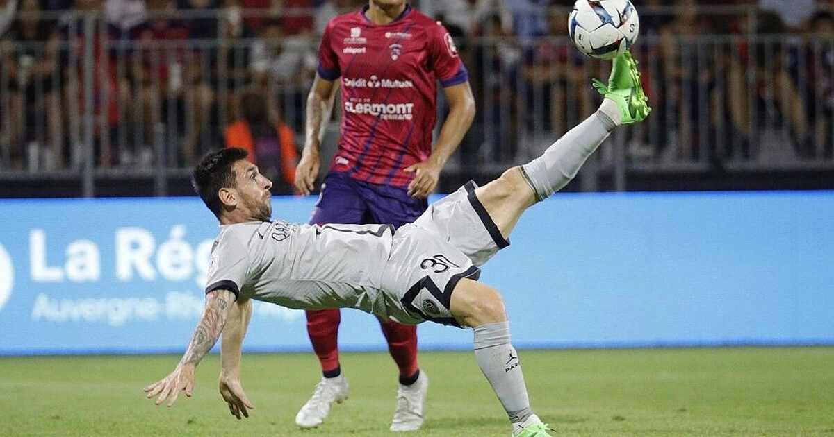 Messi gây bão với siêu phẩm ghi bàn kiểu 'xe đạp chổng ngược'